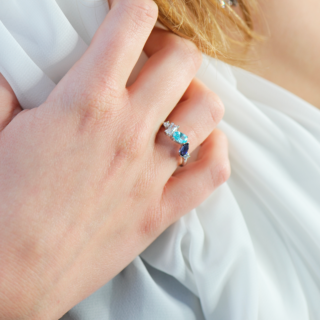 Bague en Argent et pierres couleur aigue marine sapphire et diamant